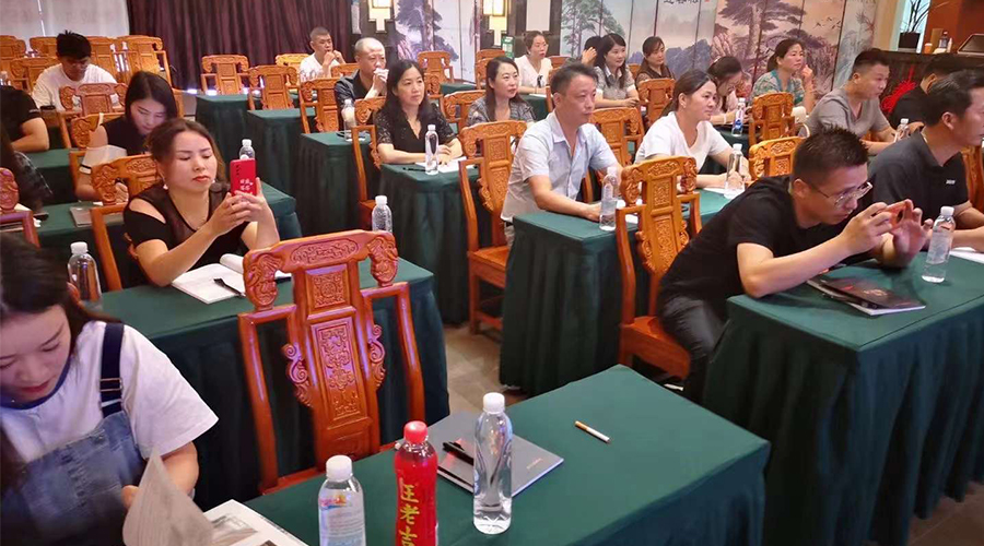 巨奧湖南永州經(jīng)銷(xiāo)商培訓會(huì )